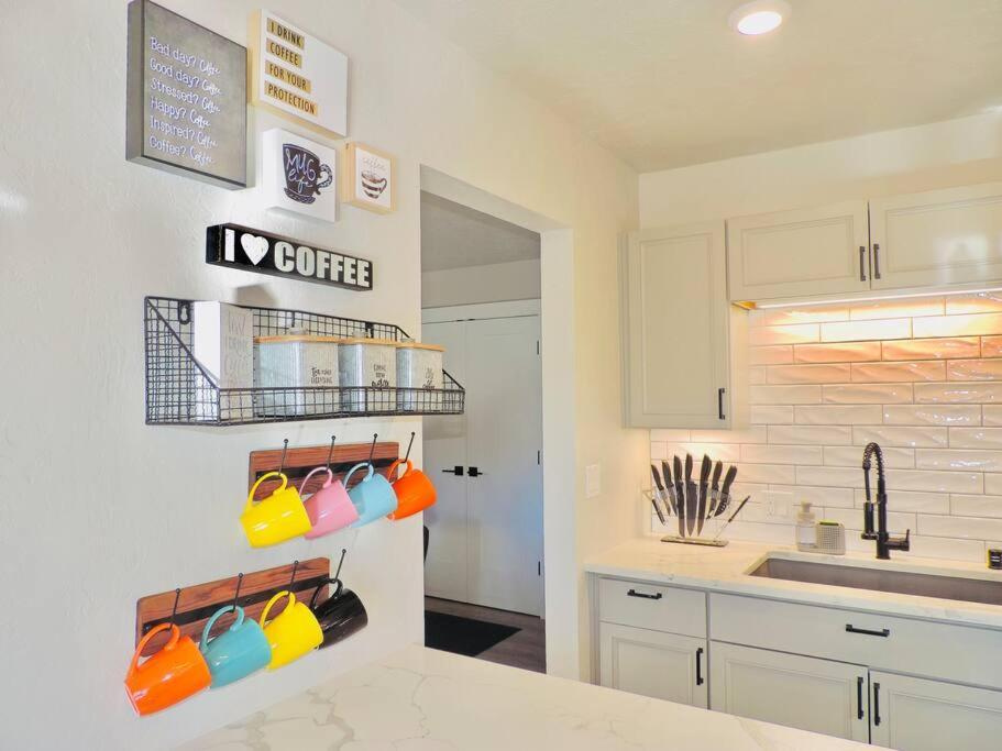 Modern Getaway! Relax, Bike, Hike, And Shred! Apartment Angel Fire Exterior photo